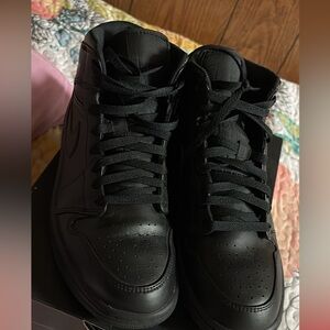 Jordan 1 Mid